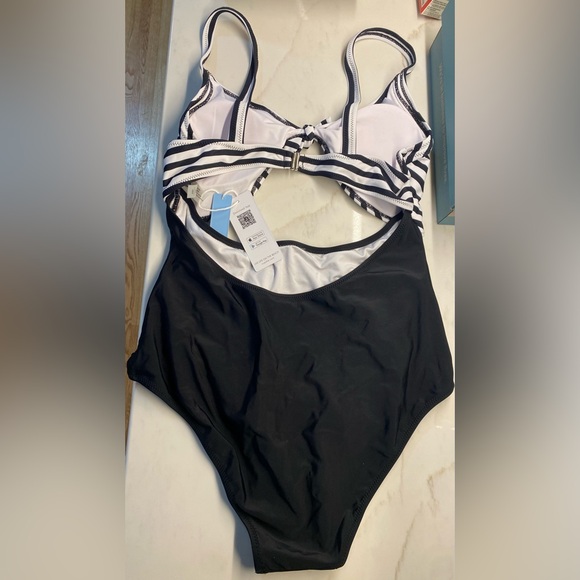 Cupshe swimsuit- size XXL - Picture 3 of 4